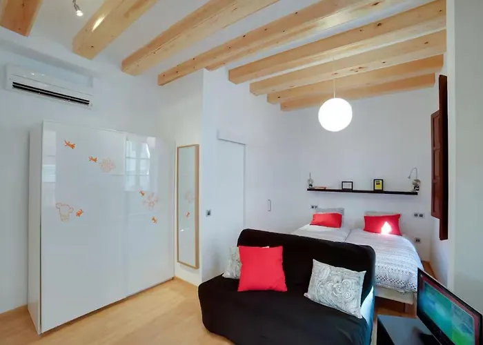 Apartment Barceloneta 1 *
